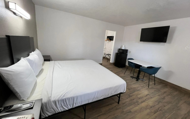 photo 3 of Motel 6 Orange, CA - Anaheim