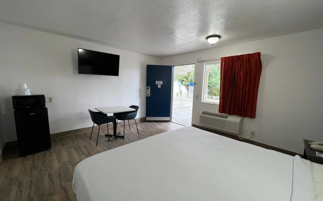 photo 5 of Motel 6 Orange, CA - Anaheim
