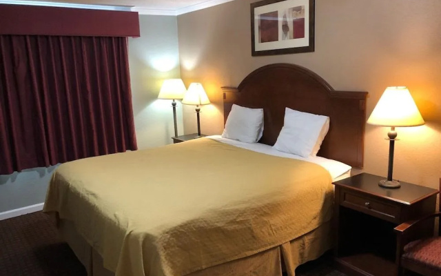 photo 4 of American Inn
