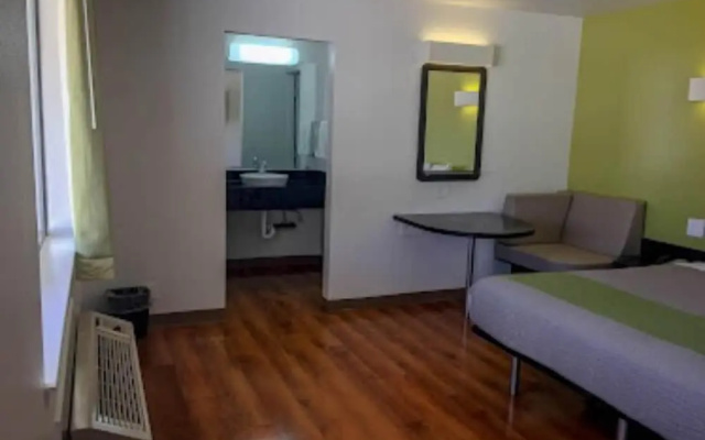 photo 3 of American Inn