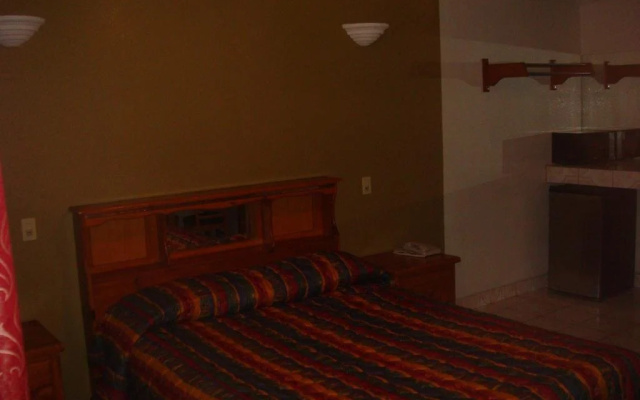 photo 2 of American Inn