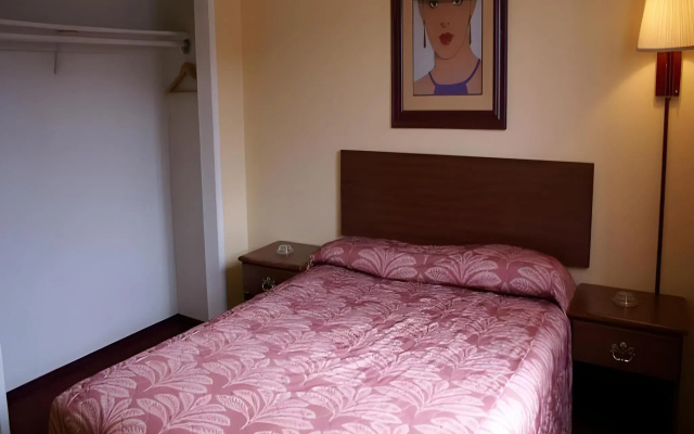 photo 3 of American Inn & Suites LAX