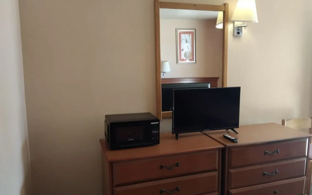 photo 2 of American Motel