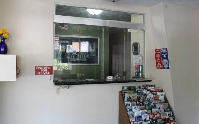 photo 2 of American Motor Inn