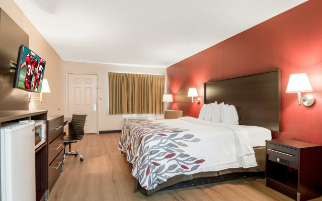 photo 4 of Red Roof Inn Acworth - Emerson/ LakePoint South