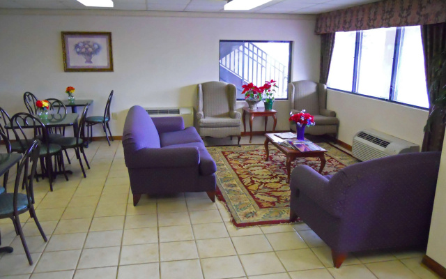 photo 3 of Americas Best Inn & Suites - Decatur