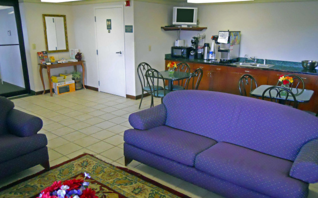 photo 4 of Americas Best Inn & Suites - Decatur