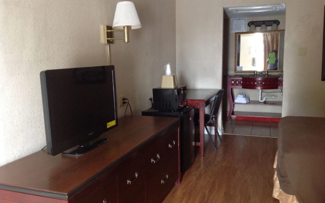 photo 3 of R Nite Star Hotel
