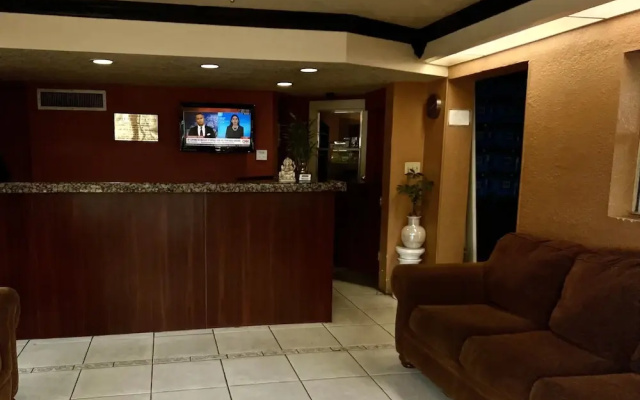 photo 2 of Americas Best Inn and Suites Fort Lauderdale North