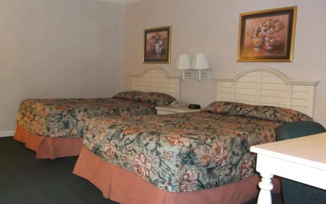 photo 3 of Azalea Inn & Suites