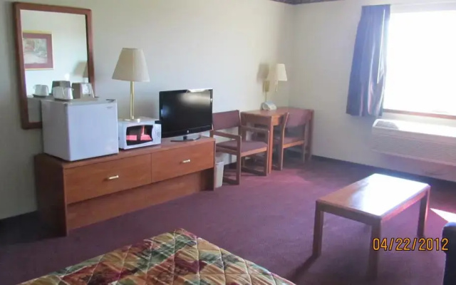 photo 3 of Travelers Lodge & Suites