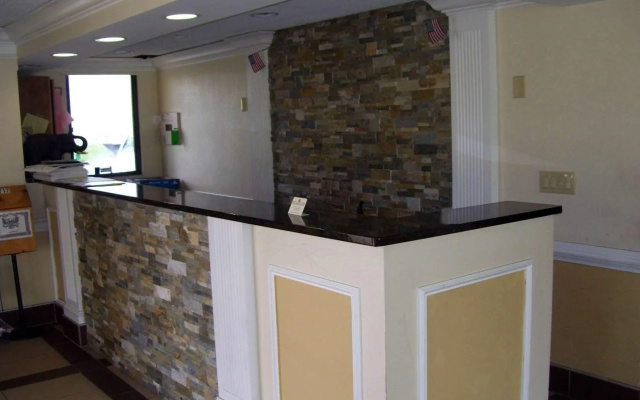 photo 2 of America's Best Inn Chattanooga Hamilton