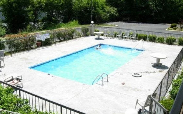 photo 3 of America's Best Inn Chattanooga Hamilton
