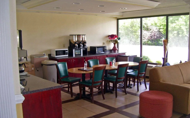 photo 4 of America's Best Inn Chattanooga Hamilton