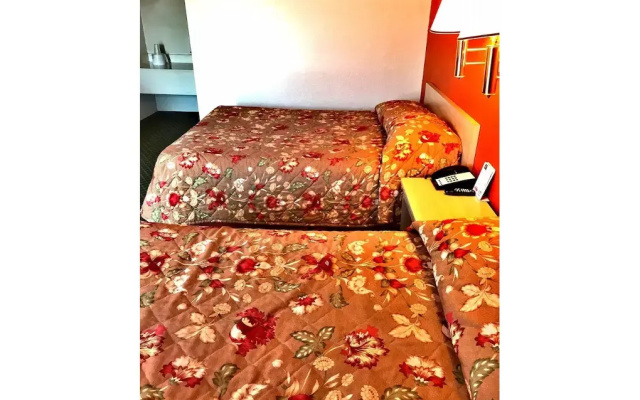 photo 4 of QC Stay Inn