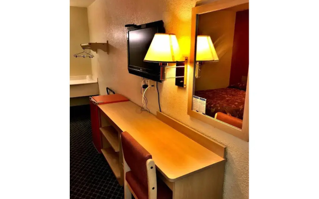 photo 5 of QC Stay Inn