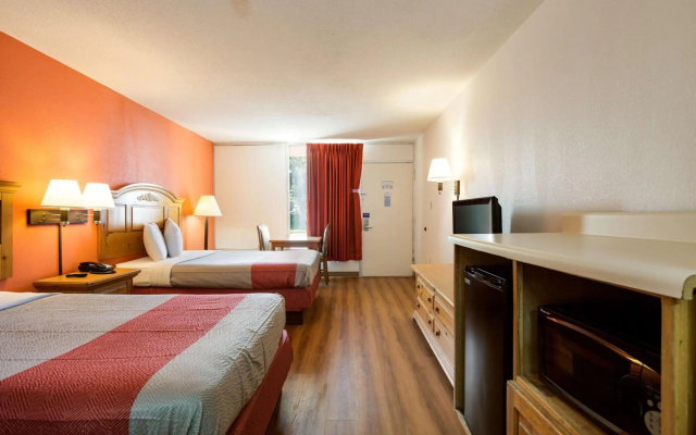 photo 5 of Motel 6 Clarksville, TN