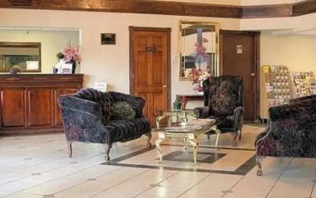 photo 2 of Americas Best Inn & Suites Commerce