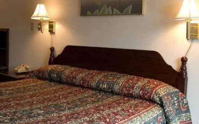 photo 3 of Americas Best Inn & Suites Commerce