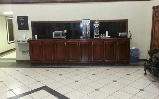 photo 4 of Americas Best Inn & Suites Commerce