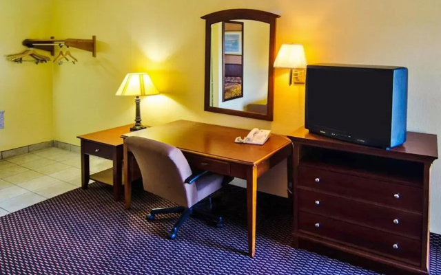 photo 2 of America's Best Inn-Jacksonville