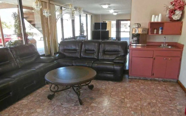 photo 2 of Americas Best Value Inn Decatur, GA