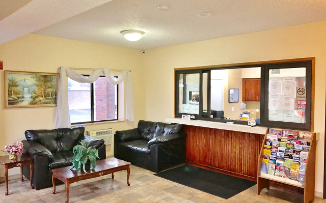 photo 2 of Americas Best Value Inn Livonia Detroit