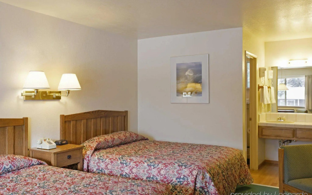 photo 3 of Mariposa Lodge