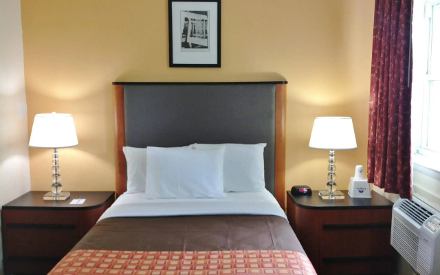photo 2 of Media Inn and Suites