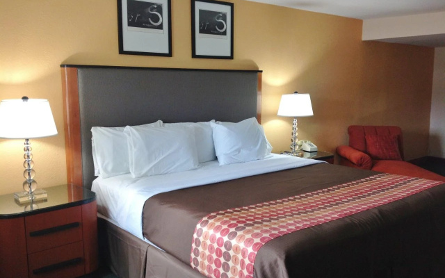 photo 4 of Media Inn and Suites