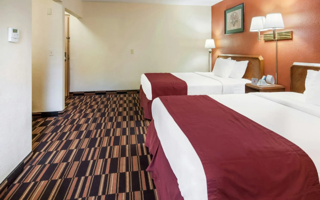 photo 4 of Red Carpet Inn - Newark Airport