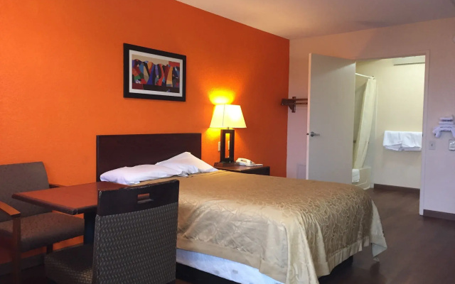 photo 5 of Americas Best Value Inn Pittsburgh Airport