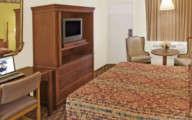 photo 2 of San Marcos Inn