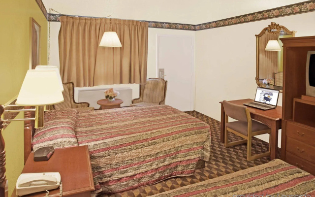 photo 3 of San Marcos Inn