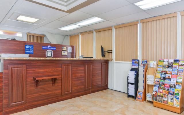 photo 2 of Americas Best Value Inn Sarasota Downtown