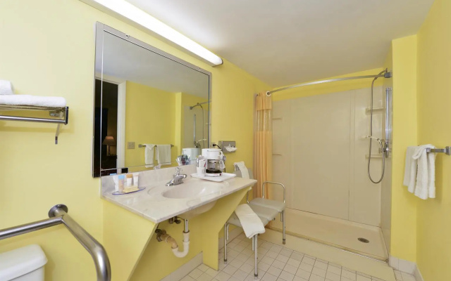 photo 5 of Americas Best Value Inn Satellite Beach Melbourne