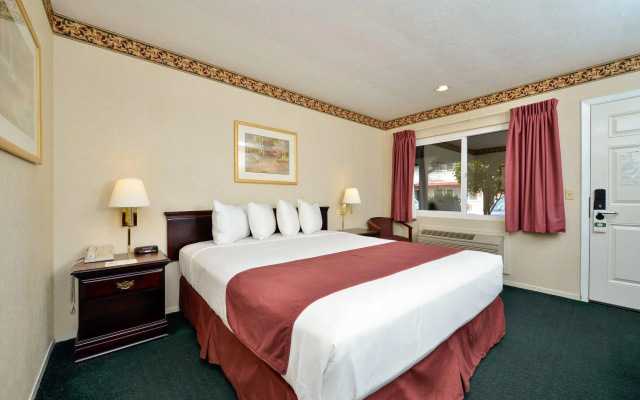 photo 4 of Americas Best Value Inn Sky Ranch Palo Alto