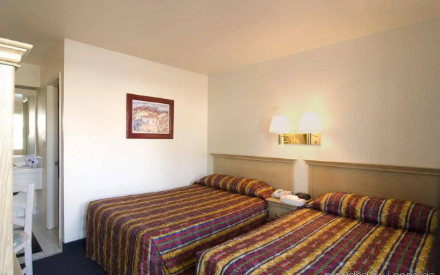 photo 2 of Americas Best Value Inn Las Vegas