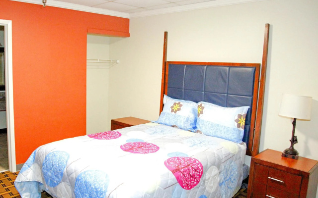 photo 5 of Americas Best Value Inn & Suites-Bush Int'l Airport West