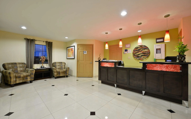 photo 2 of Americas Best Value Inn & Suites Lake Charles at I-210 Exit 11