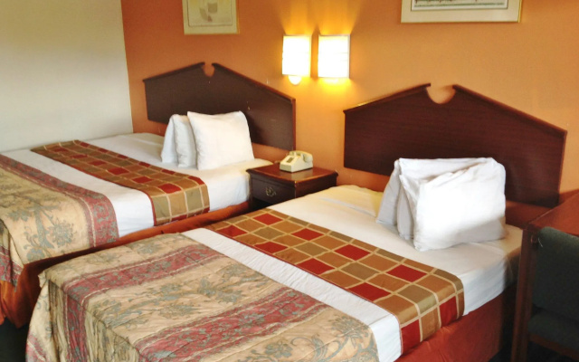 photo 2 of America's Best Inn Warren Detroit