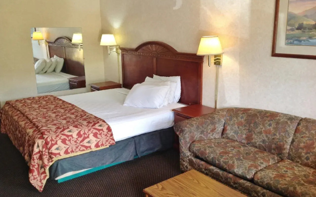 photo 4 of America's Best Inn Warren Detroit