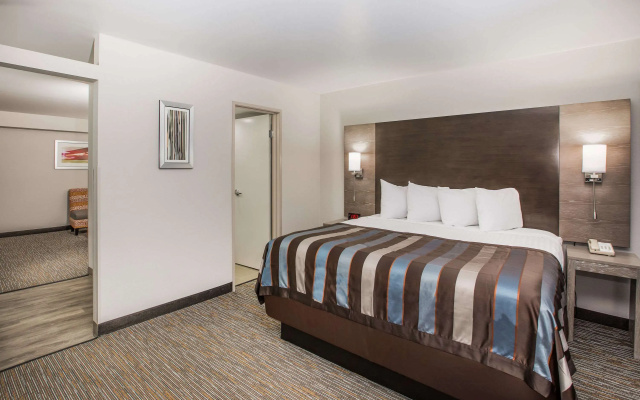 photo 5 of Wingate by Wyndham Louisville Fair and Expo