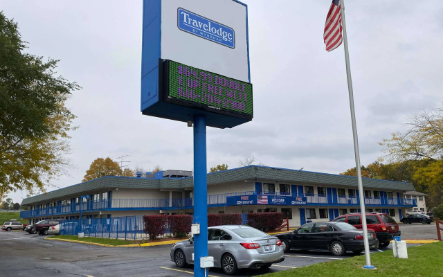 photo 3 of Travelodge by Wyndham Grand Rapids North