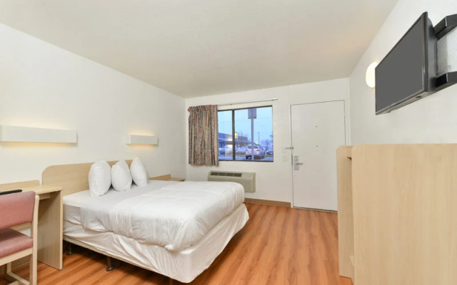 photo 3 of Americas Best Value Inn- Anderson