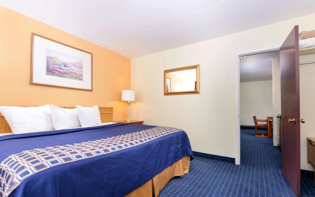 photo 4 of Americas Best Value Inn Geneva