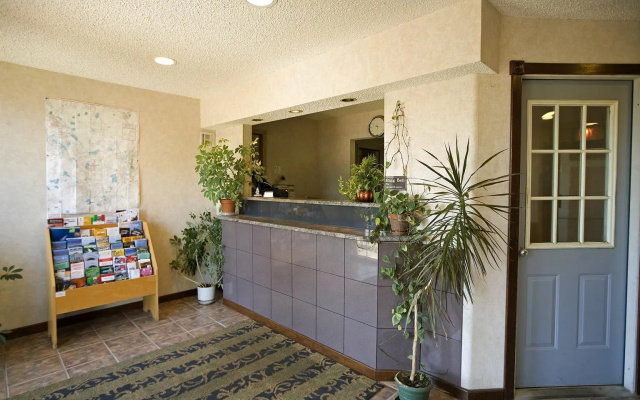 photo 2 of Americas Best Value Inn Albany East Greenbush