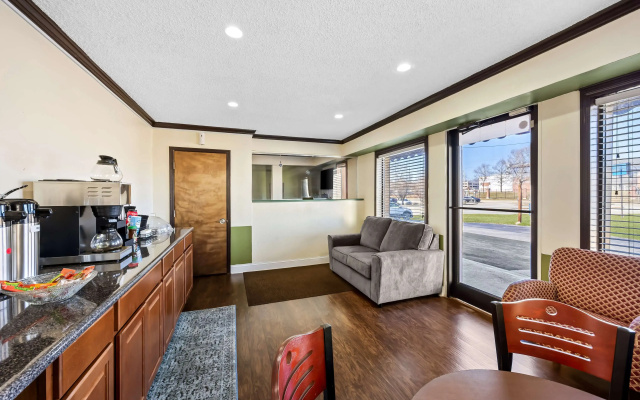 photo 3 of Americas Best Value Inn Ft. Jackson