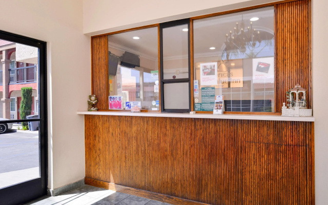 photo 2 of Americas Best Value Inn Rialto