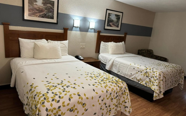 photo 3 of Americas Best Value Inn Marshall